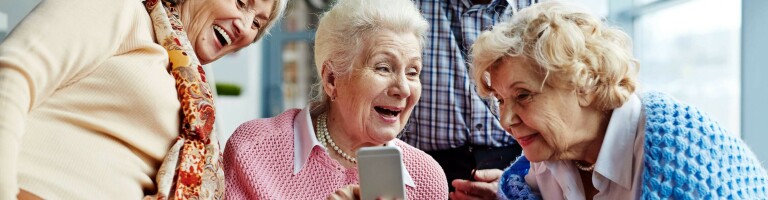 Выбираем телефон с большими кнопками для пожилых людей