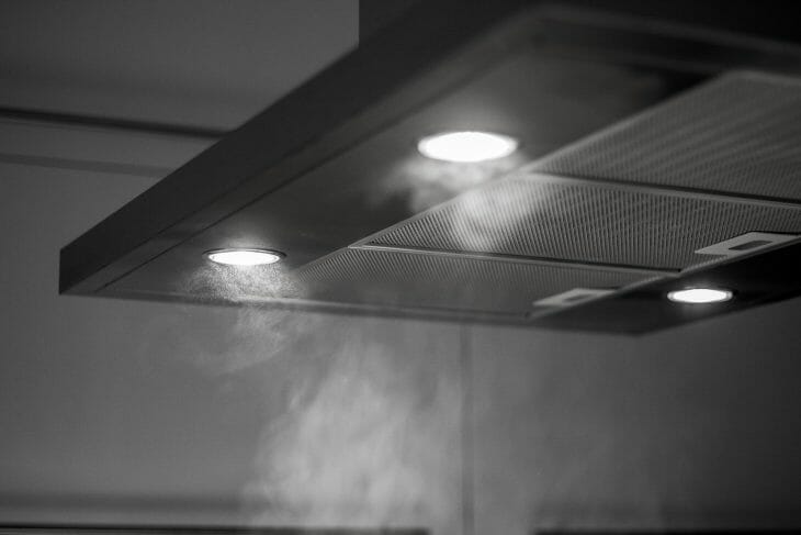 Подсветка кухонной вытяжки