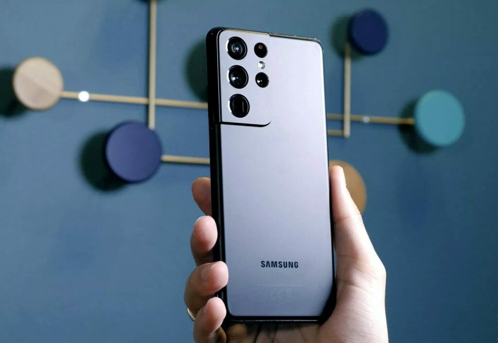 Телефон Samsung с 12 гигабайт памяти