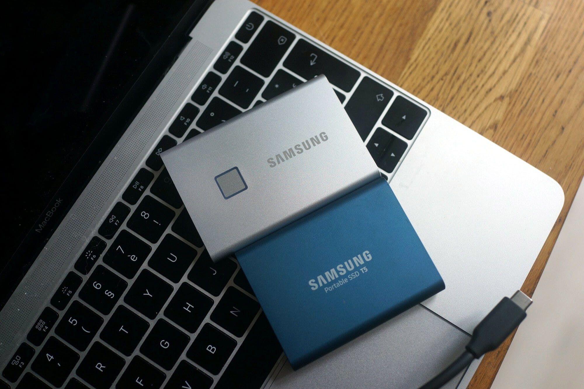 Samsung t7 купить. SSD Samsung t7. Samsung t7 Touch. Portable SSD t7 Touch Samsung. SSD диск Samsung Portable t7.