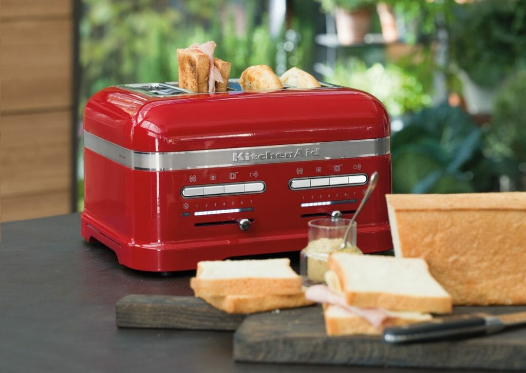 Большой красный тостер